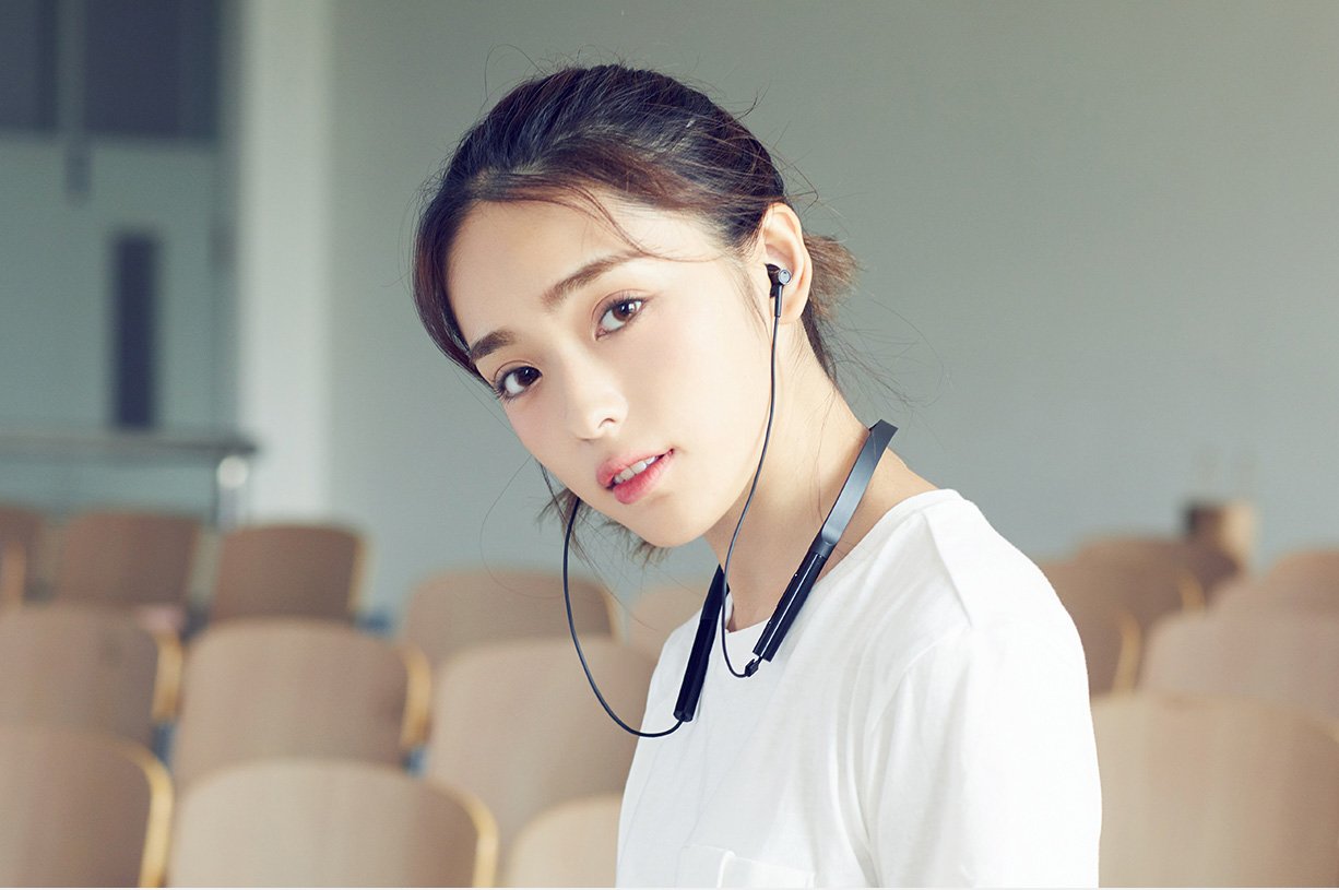 Цена по запросу - Беспроводные наушники Xiaomi Mi Bluetooth Collar Walkar Headphones Youth Edition